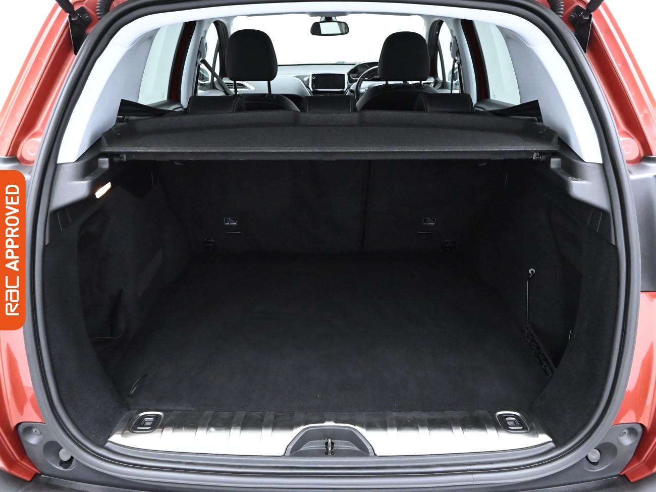 Used Peugeot 2008 2016 for sale - 76641884: Photo 26