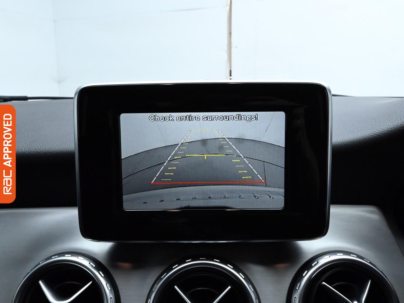 Used Mercedes-Benz GLA 2015 for sale - 76845509: Photo 3