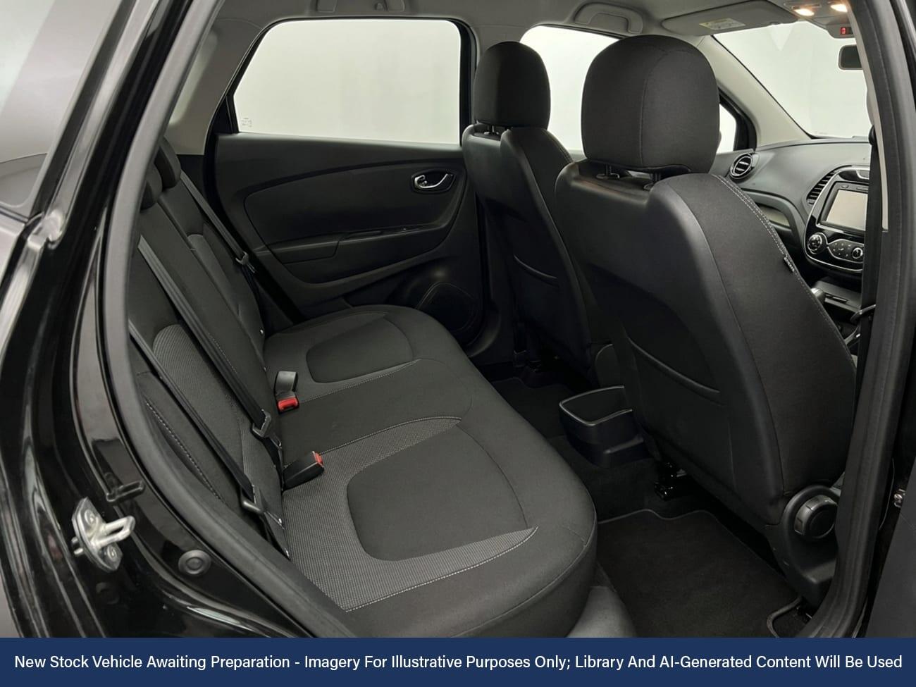 Used Renault Captur 2017 for sale - 77340786: Photo 4