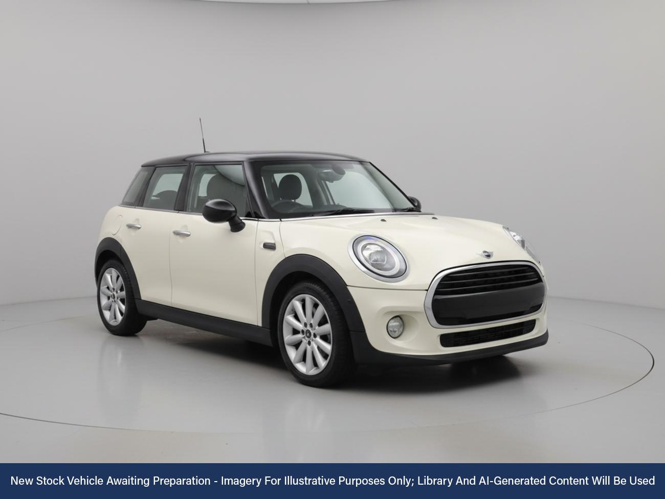 Used MINI Hatch 2019 for sale - 76391052: Photo 1
