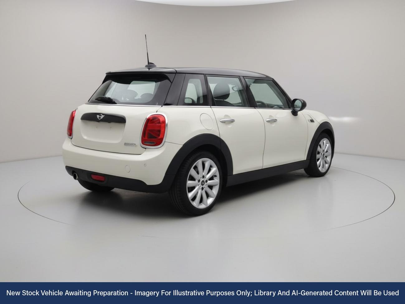 Used MINI Hatch 2019 for sale - 76391052: Photo 2