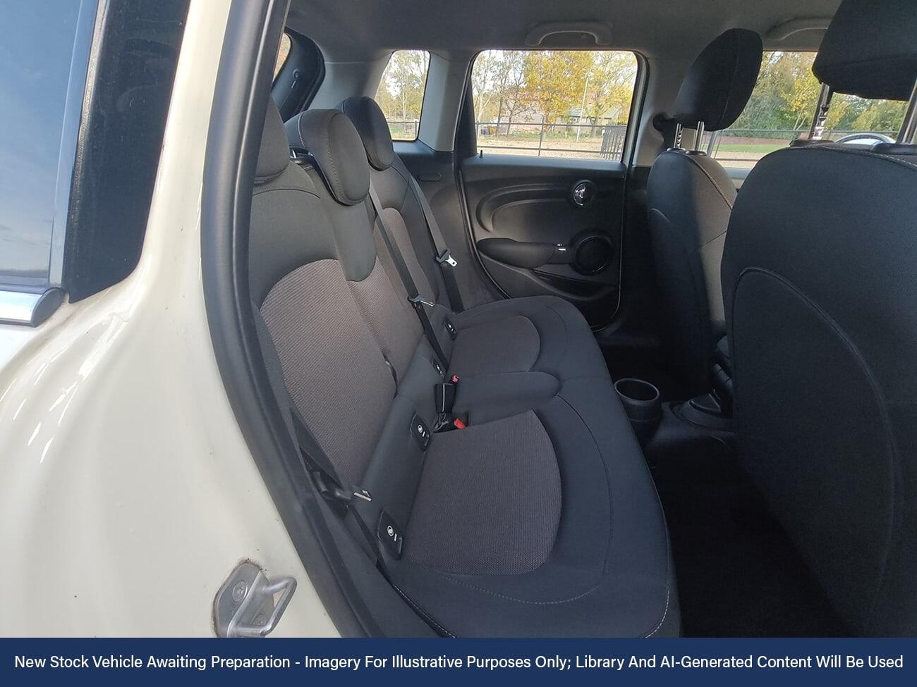 Used MINI Hatch 2019 for sale - 76391052: Photo 4