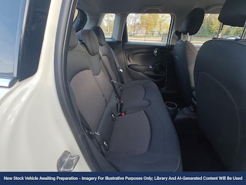 Used MINI Hatch 2019 for sale - 76391052: Photo