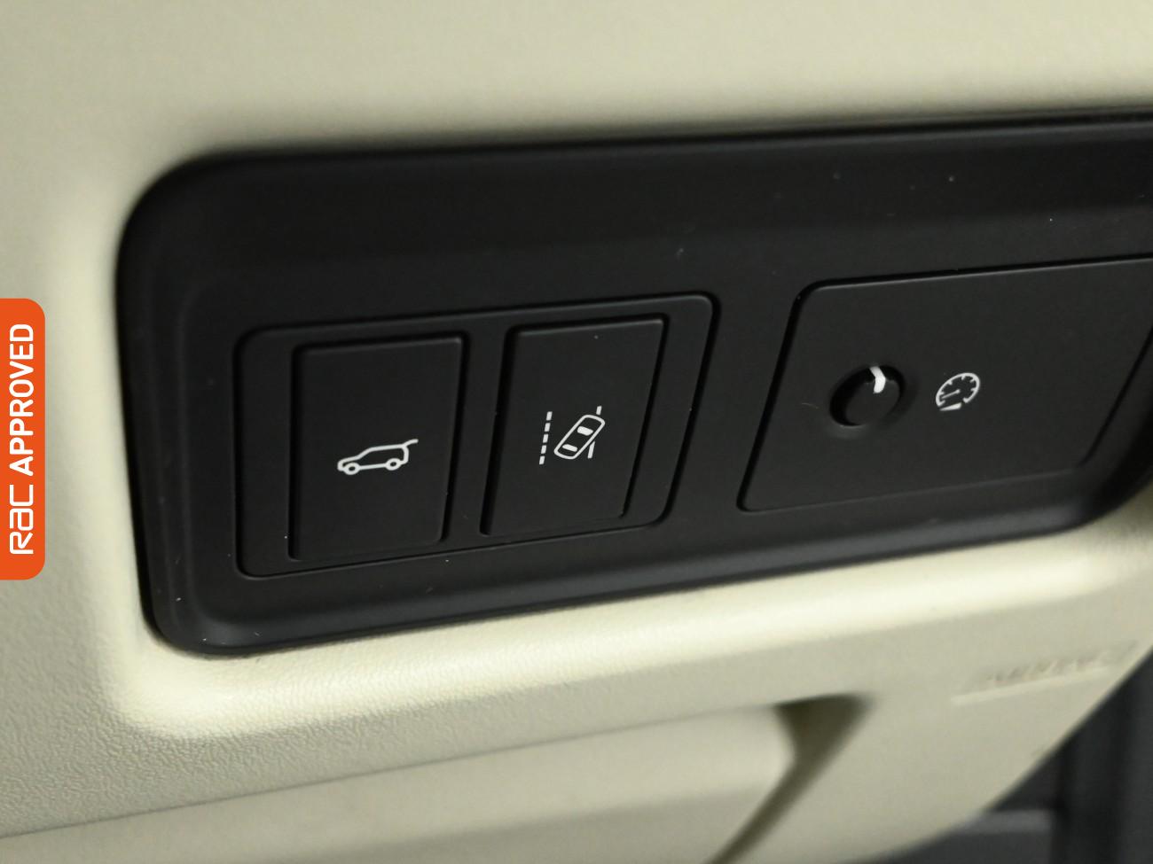 Used Land Rover Discovery Sport 2016 for sale - 76412747: Photo 18