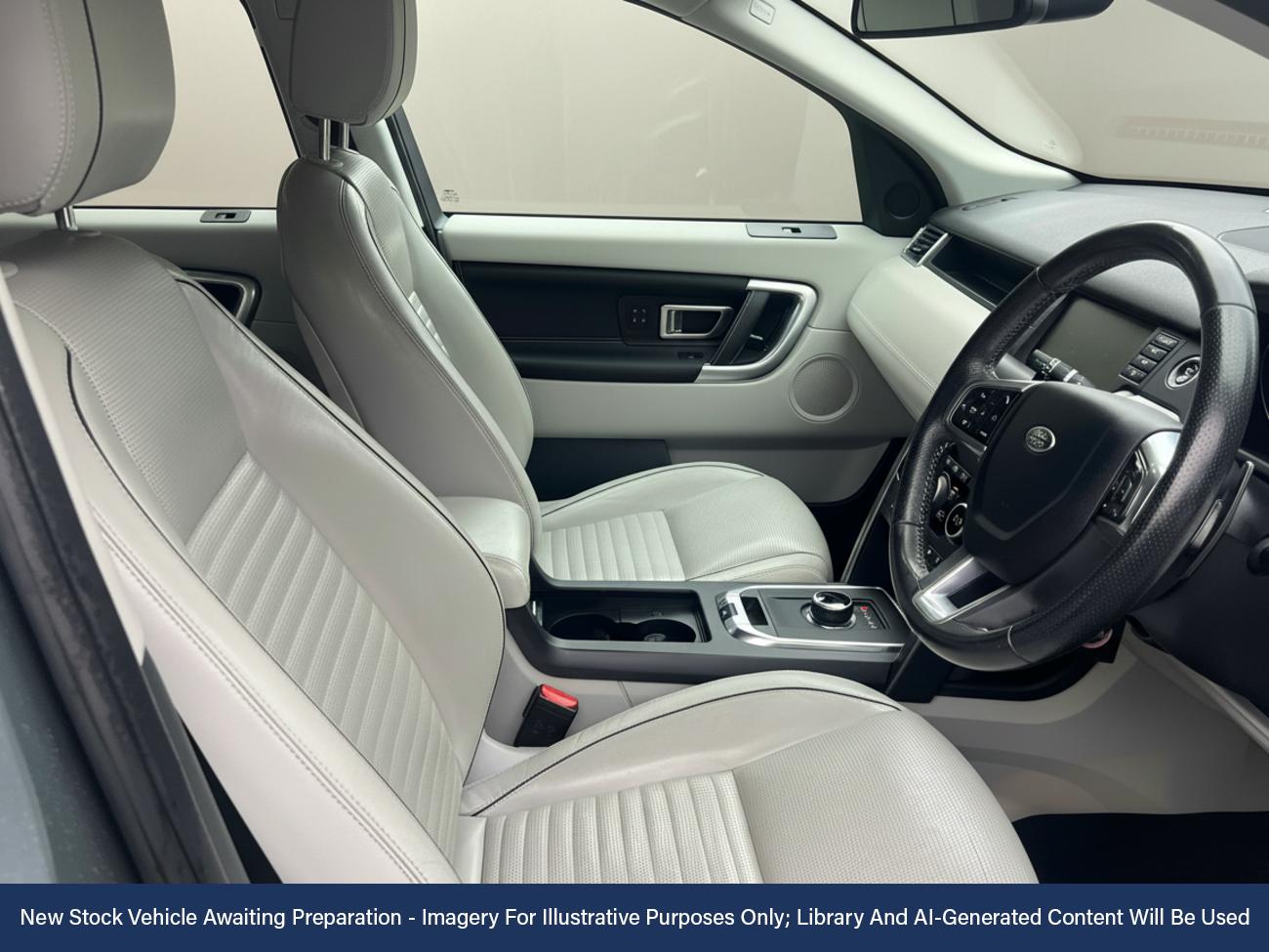 Used Land Rover Discovery Sport 2017 for sale - 76611938: Photo 3