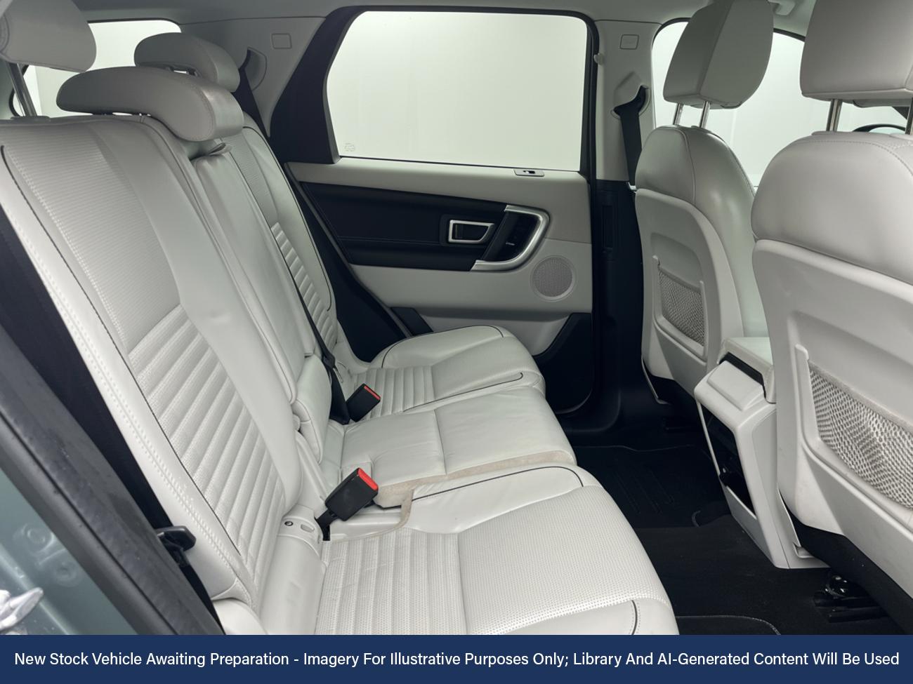 Used Land Rover Discovery Sport 2017 for sale - 76611938: Photo 4