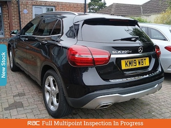 Used Mercedes-Benz GLA 2019 for sale - 76330590: Photo 2