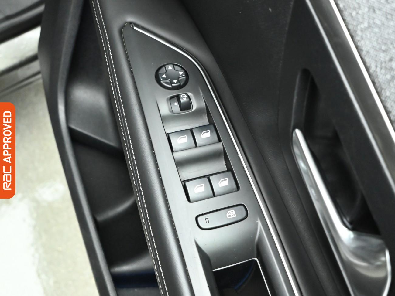 Used Peugeot 3008 2018 for sale - 77703432: Photo 25