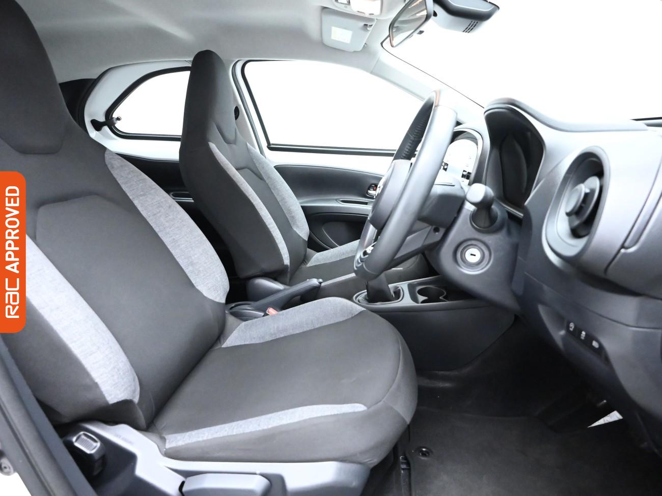 Used Toyota Aygo X 2023 for sale - 76047451: Photo 12