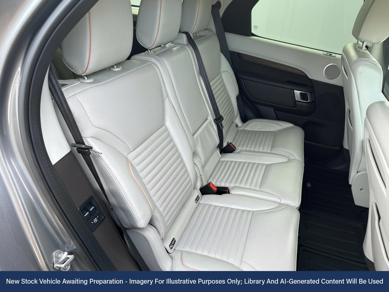 Used Land Rover Discovery 2017 for sale - 76723909: Photo 4