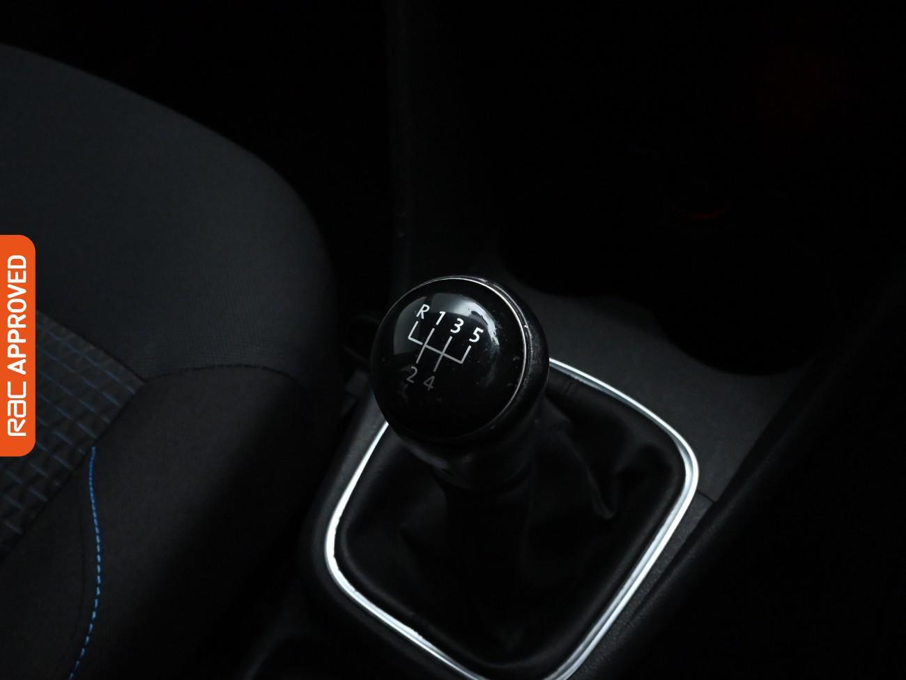 Used Volkswagen Polo 2016 for sale - 76298739: Photo 18