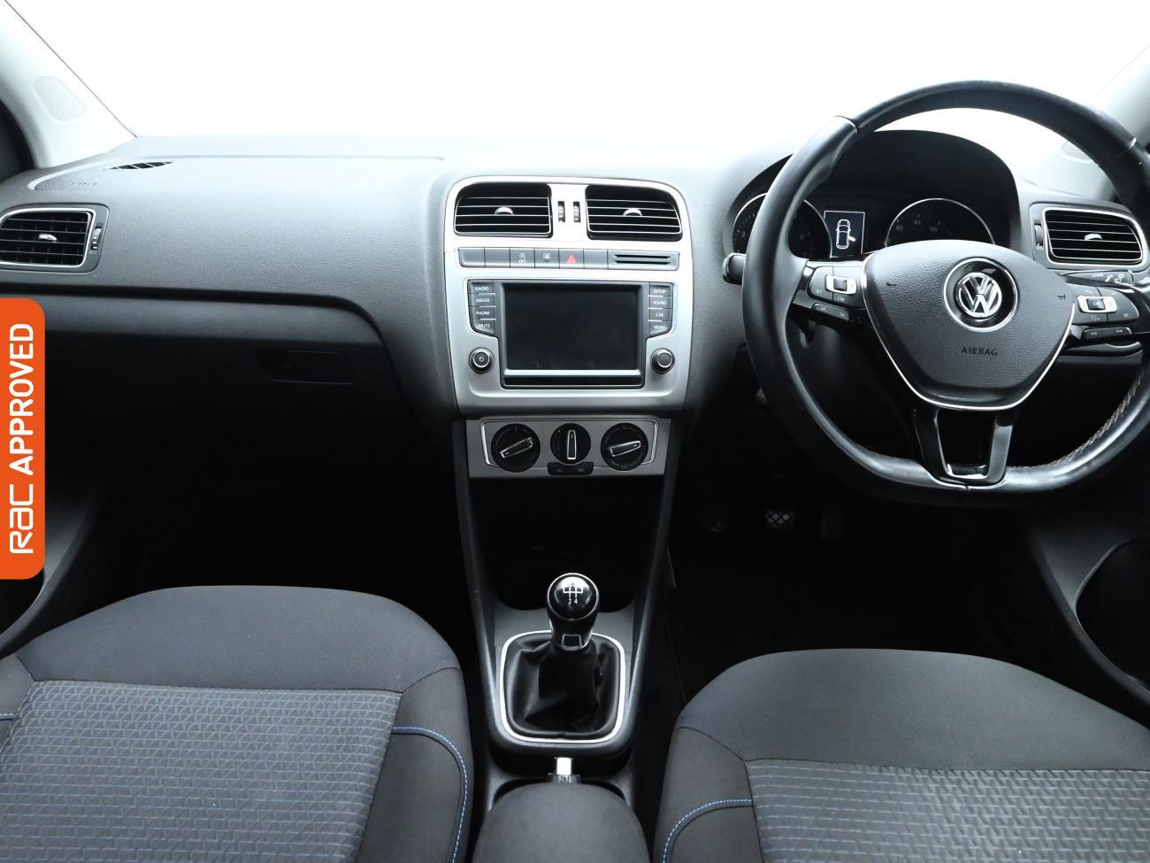 Used Volkswagen Polo 2016 for sale - 76298739: Photo 2