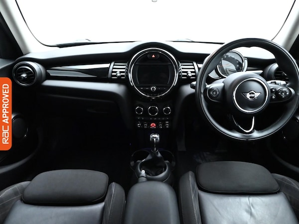 Used MINI Hatch 2019 for sale - 76207015: Photo 2