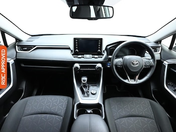 Used Toyota RAV4 2021 for sale - 76047434: Photo 2