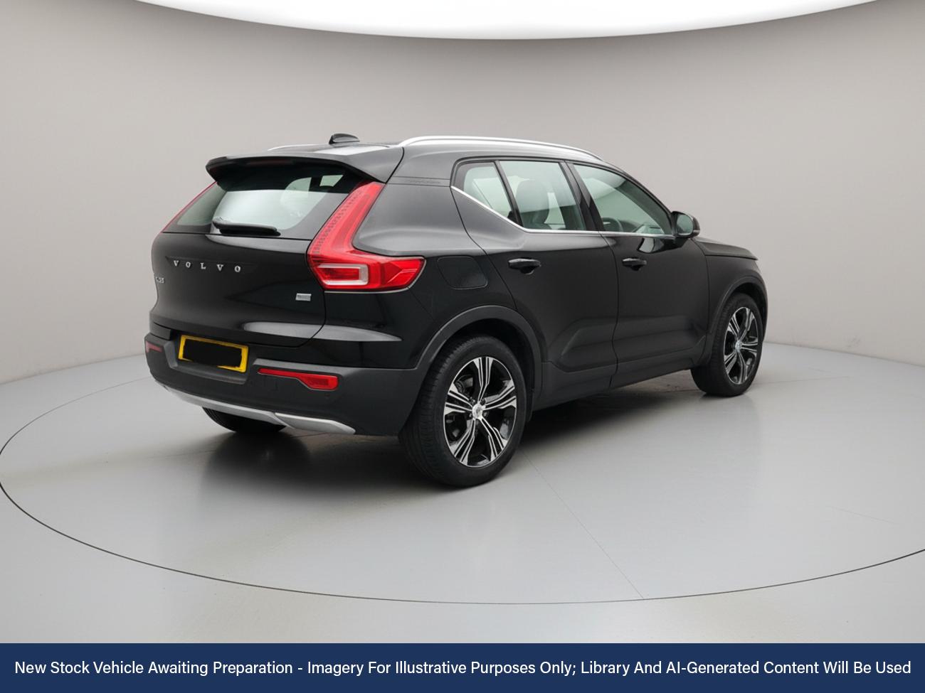 Used Volvo XC40 2020 for sale - 76723896: Photo 2