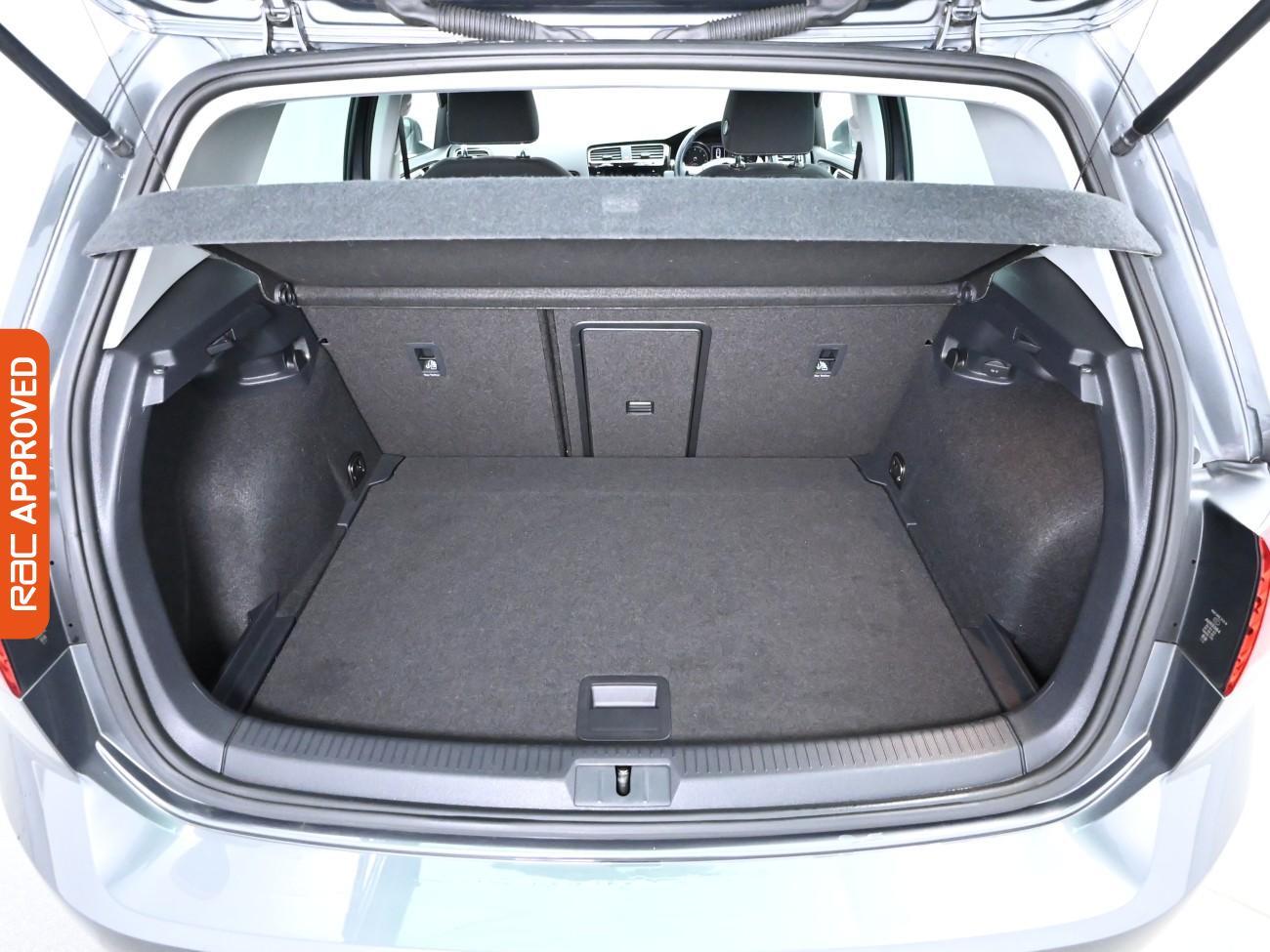 Used Volkswagen Golf 2020 for sale - 76126117: Photo 24