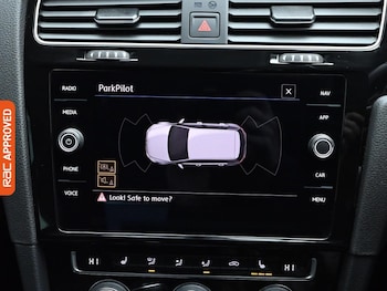 Used Volkswagen Golf 2020 for sale - 76126117: Photo