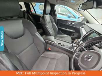 Used Volvo V60 2018 for sale - 74937610: Photo