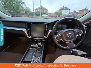 Used Volvo V60 2018 for sale - 74937610: Photo