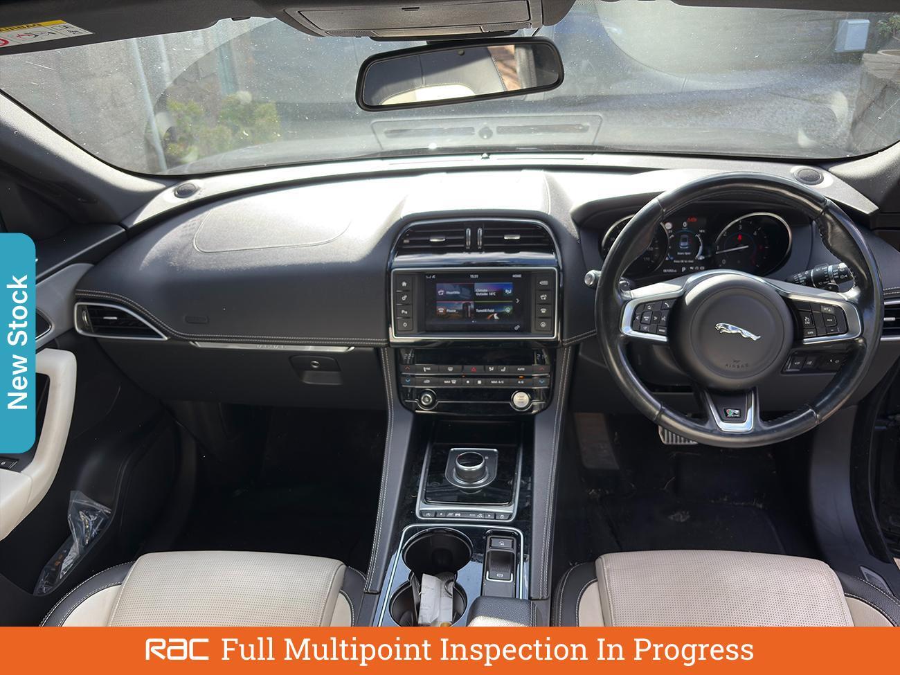 Used Jaguar F-Pace 2016 for sale - 76128432: Photo 6