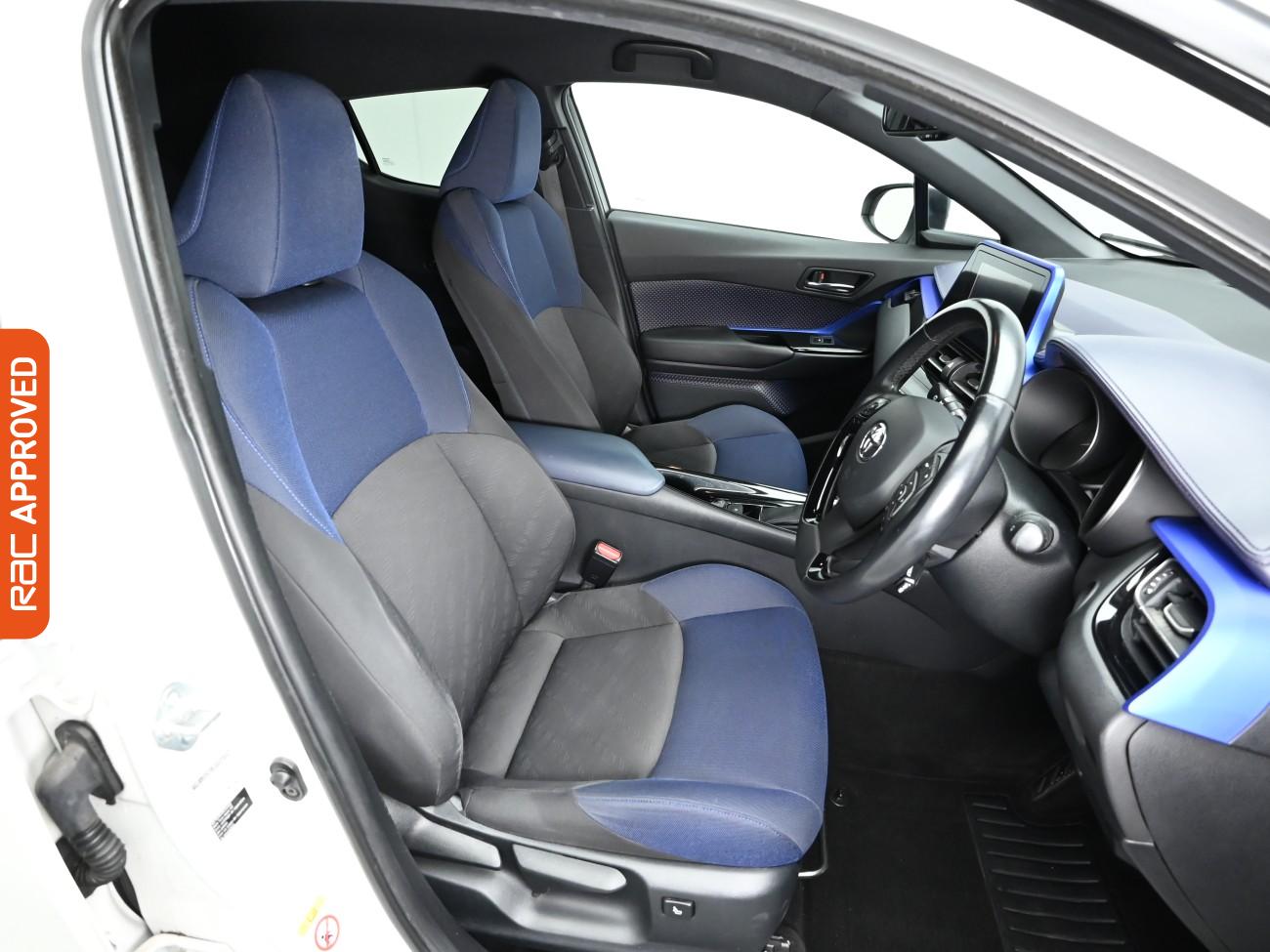 Used Toyota C-HR 2017 for sale - 76863204: Photo 12