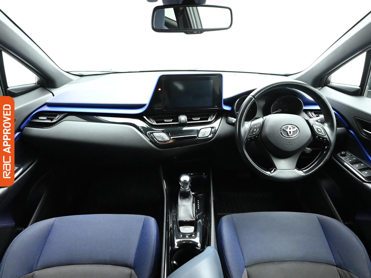 Used Toyota C-HR 2017 for sale - 76863204: Photo 2