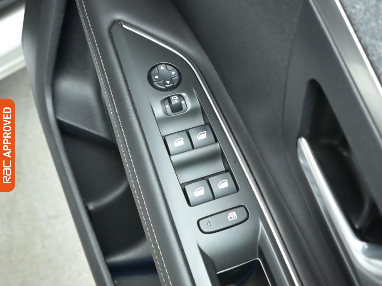 Used Peugeot 3008 2018 for sale - 77879065: Photo 23