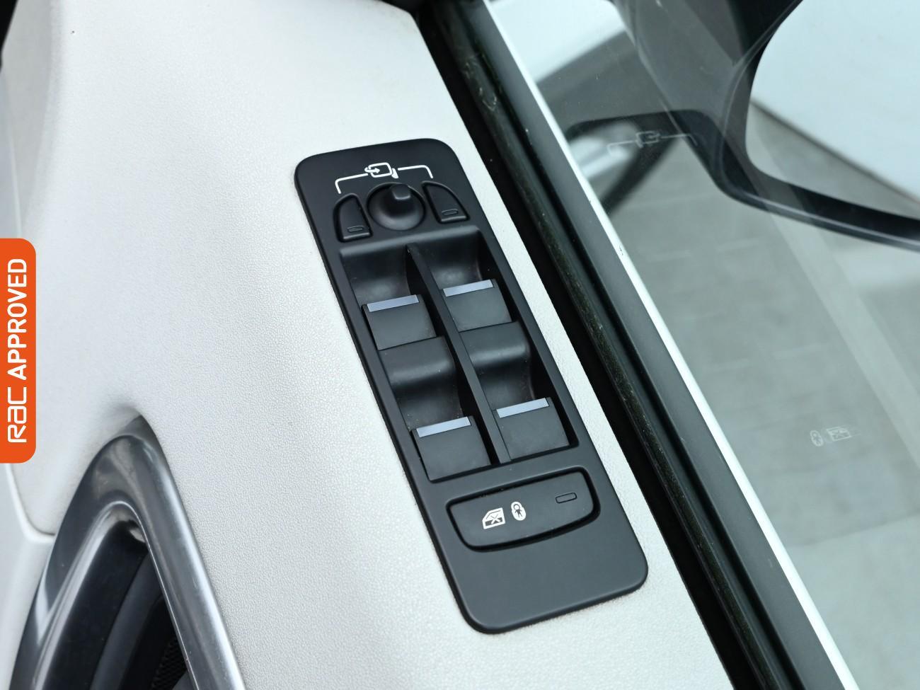 Used Land Rover Discovery Sport 2016 for sale - 77093549: Photo 22