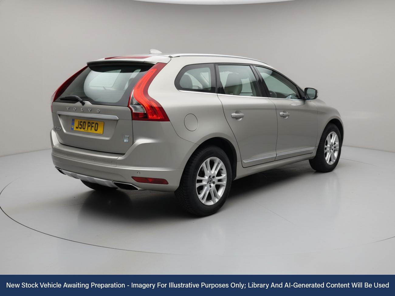 Used Volvo XC60 2015 for sale - 76546207: Photo 2