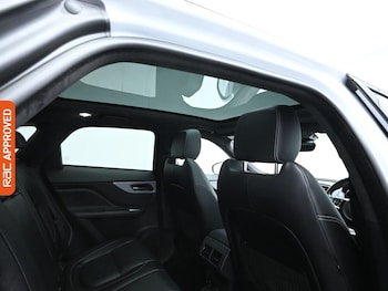 Used Jaguar F-Pace 2018 for sale - 76206971: Photo