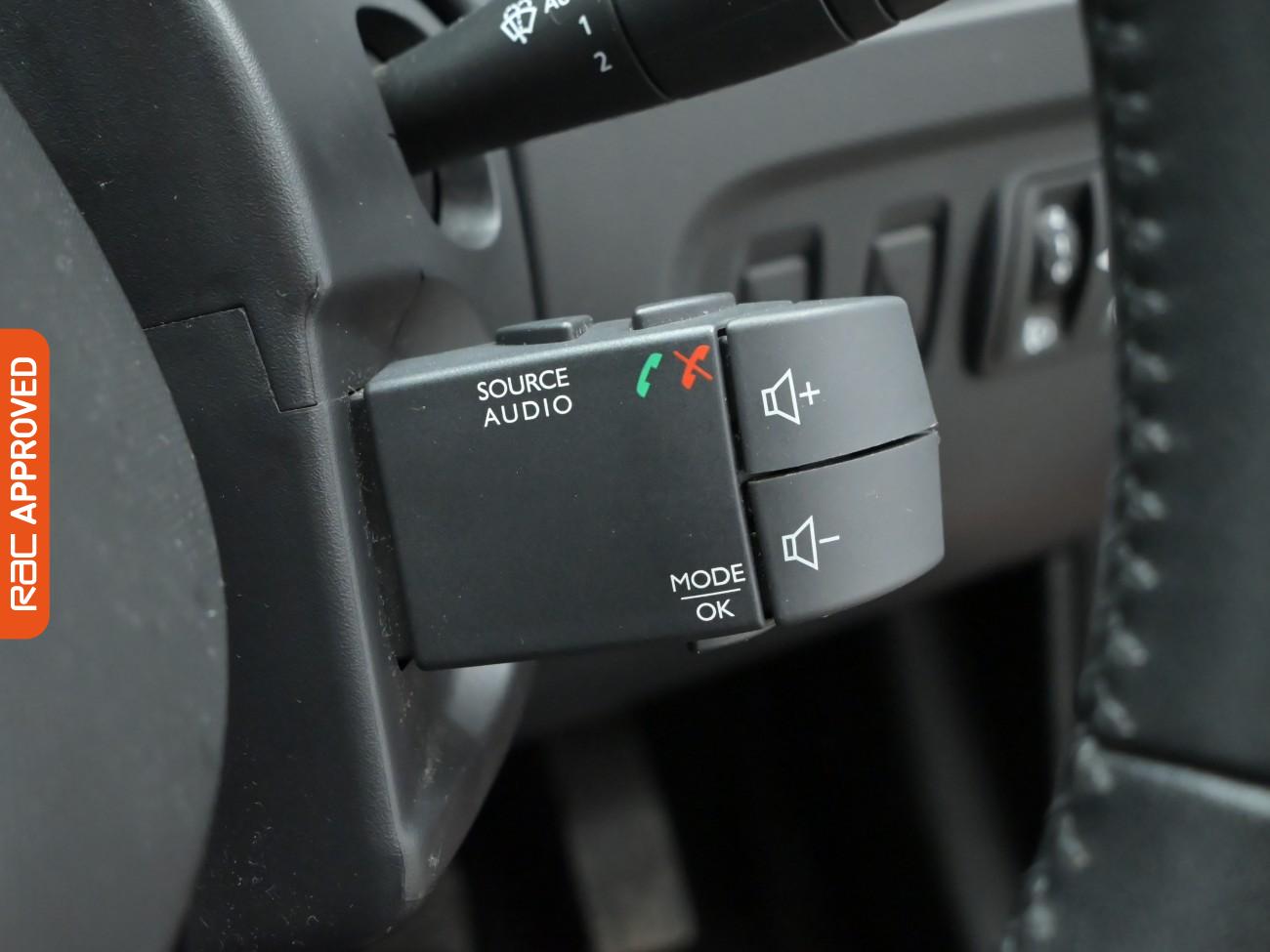 Used Renault Captur 2013 for sale - 76481029: Photo 19