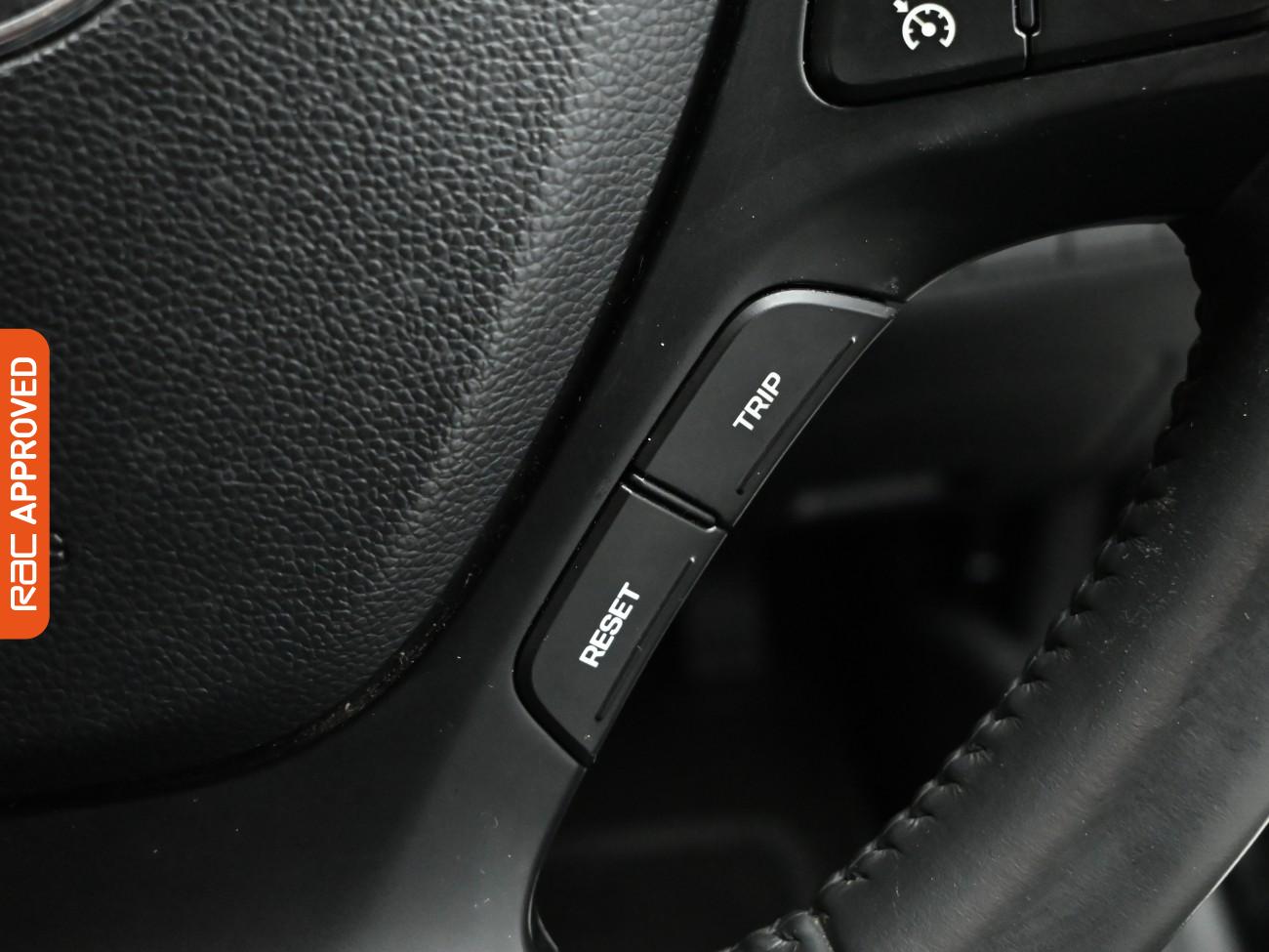 Used Hyundai i10 2017 for sale - 76641886: Photo 18