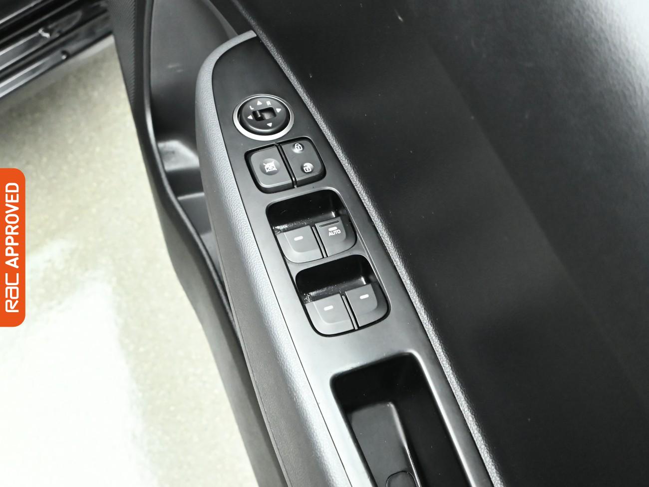 Used Hyundai i10 2017 for sale - 76641886: Photo 22