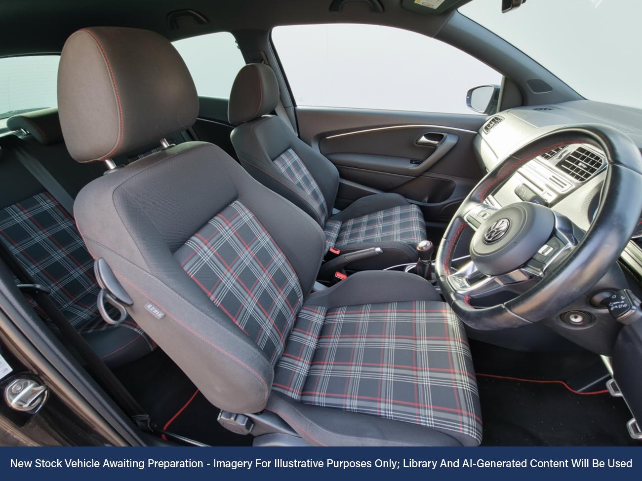 Used Volkswagen Polo 2016 for sale - 76436794: Photo 3