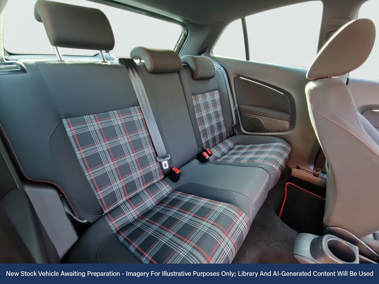 Used Volkswagen Polo 2016 for sale - 76436794: Photo 4