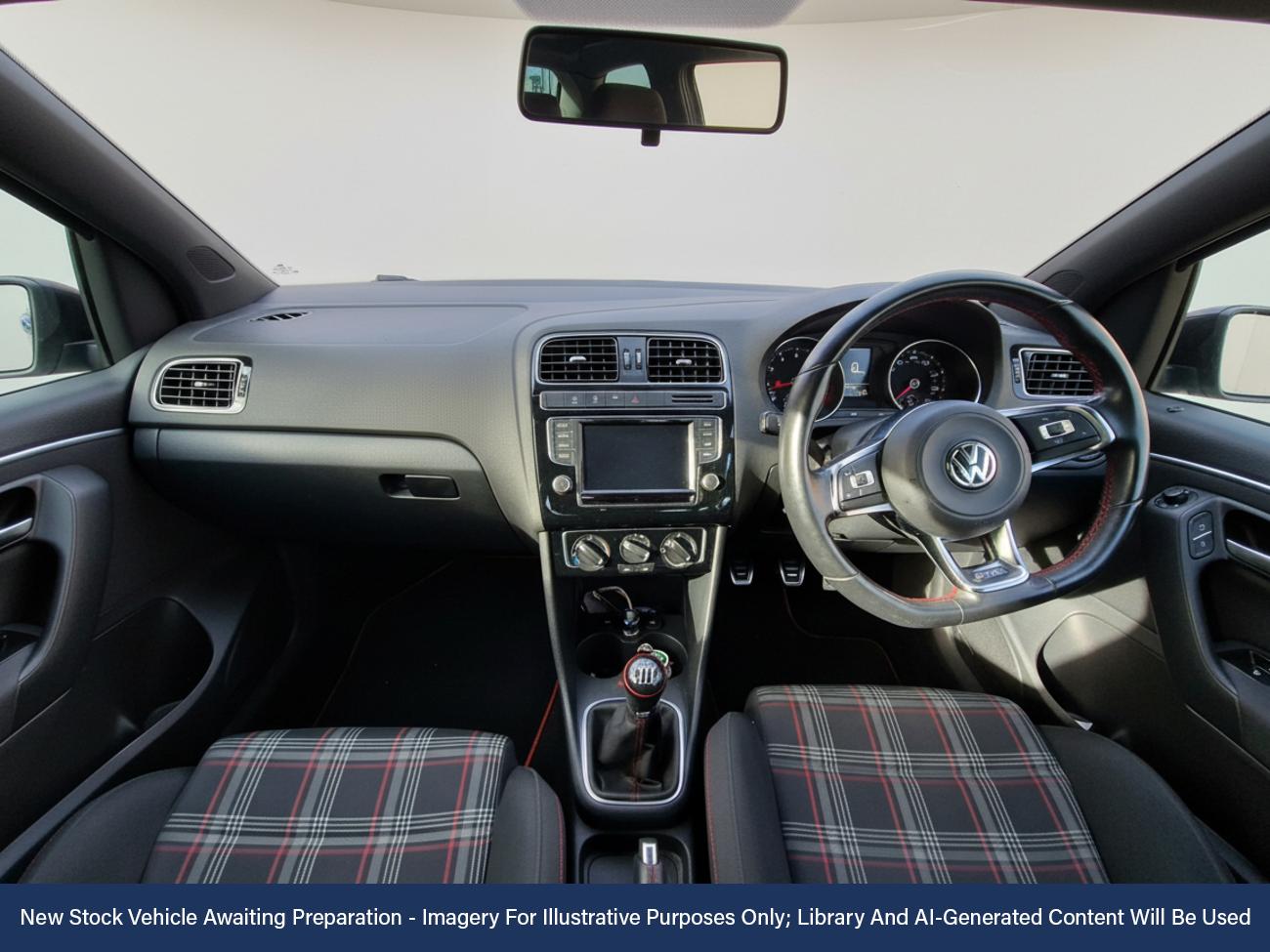 Used Volkswagen Polo 2016 for sale - 76436794: Photo 6