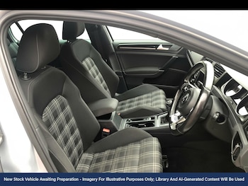 Used Volkswagen Golf 2015 for sale - 76491181: Photo