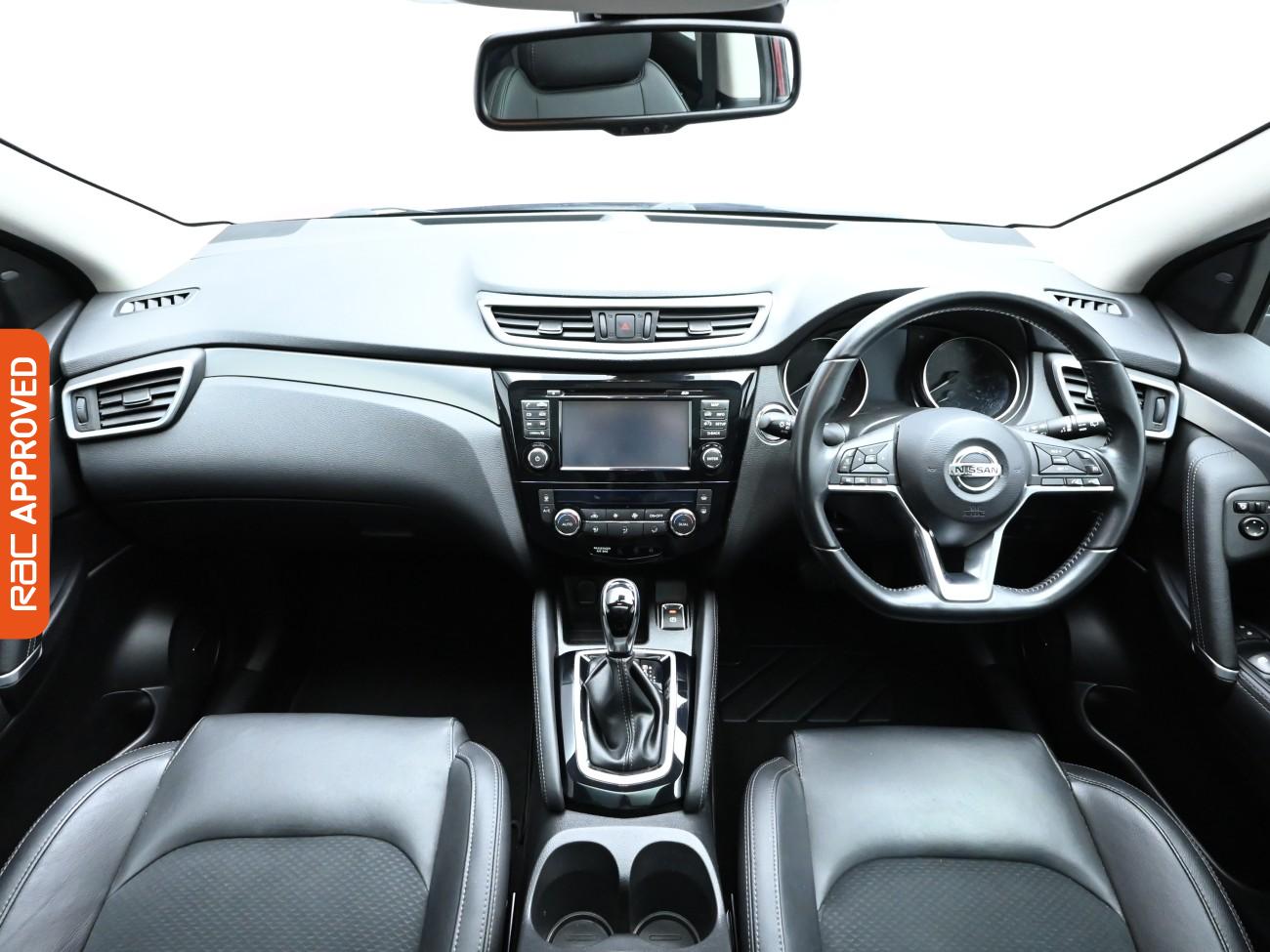 Used Nissan Qashqai 2017 for sale - 77340798: Photo 2