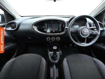 Used Toyota Aygo X 2023 for sale - 76047480: Photo 2