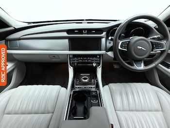 Used Jaguar XF 2018 for sale - 76177392: Photo