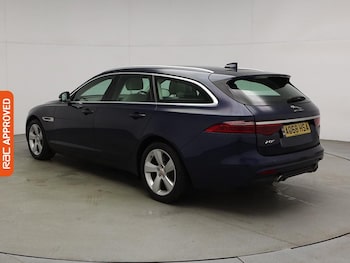 Used Jaguar XF 2018 for sale - 76177392: Photo