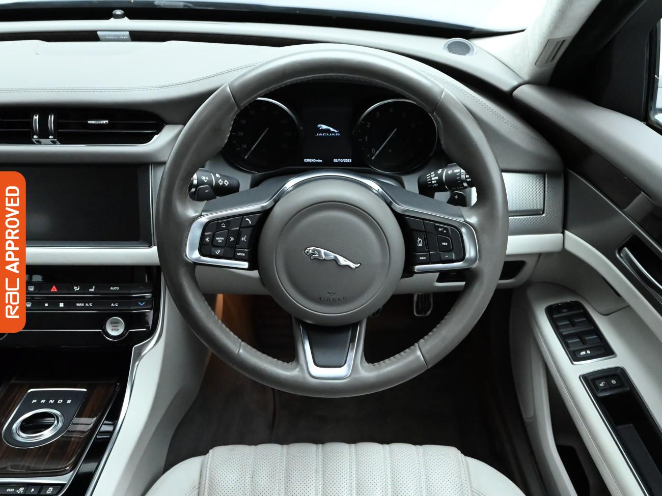 Used Jaguar XF 2018 for sale - 76177392: Photo 9