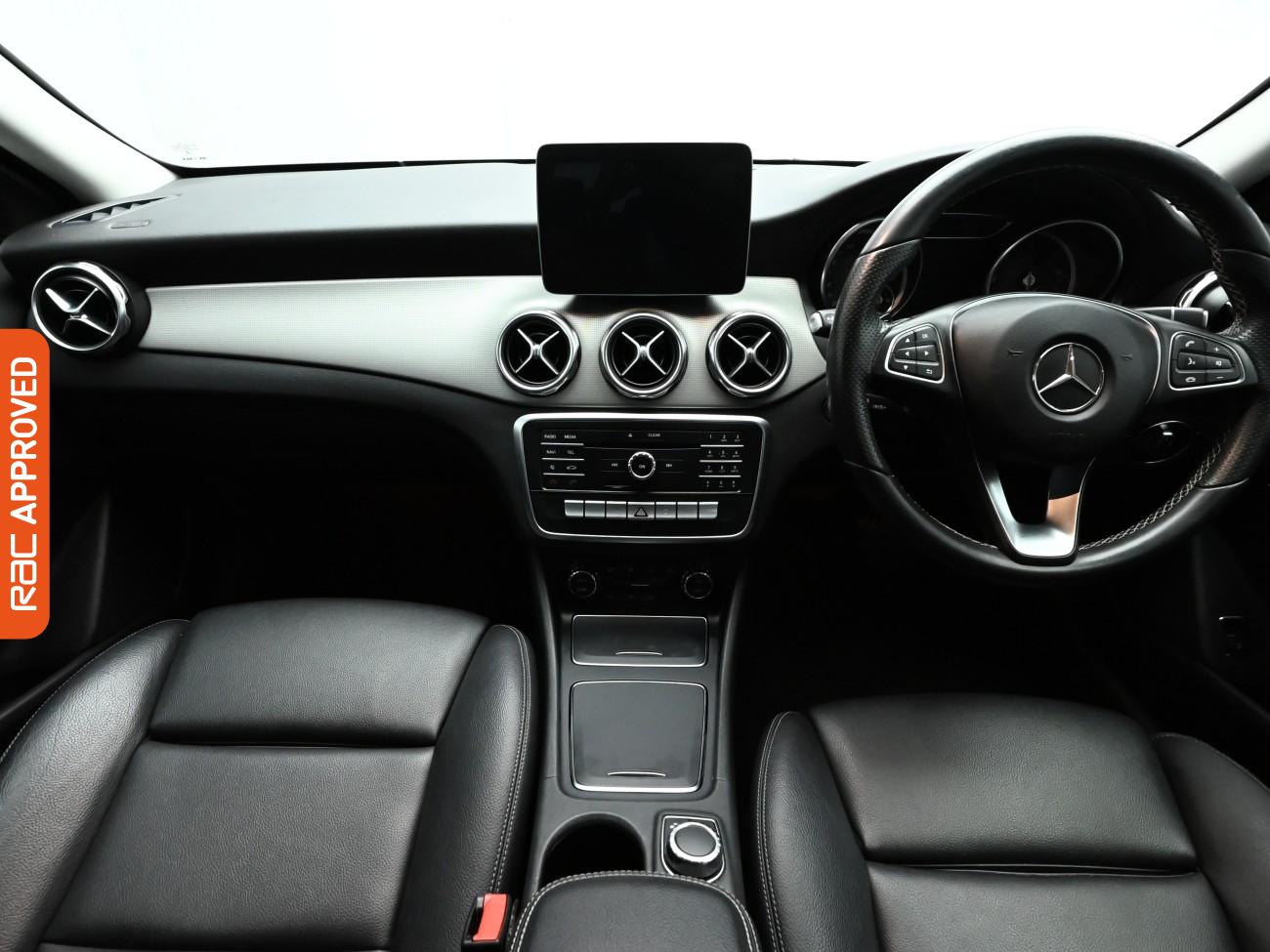 Used Mercedes-Benz GLA 2017 for sale - 77327523: Photo 2