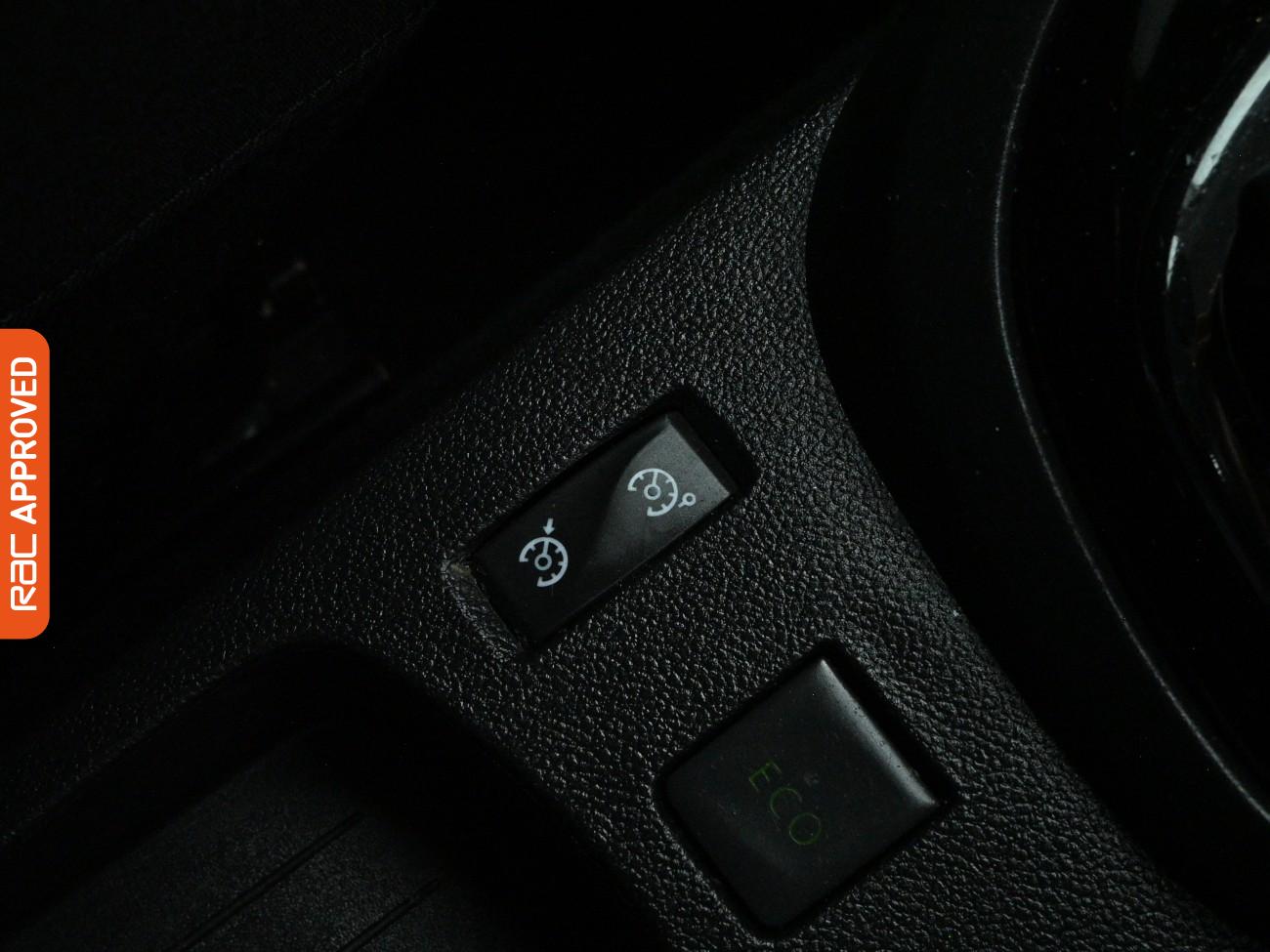 Used Renault Captur 2016 for sale - 77834965: Photo 17