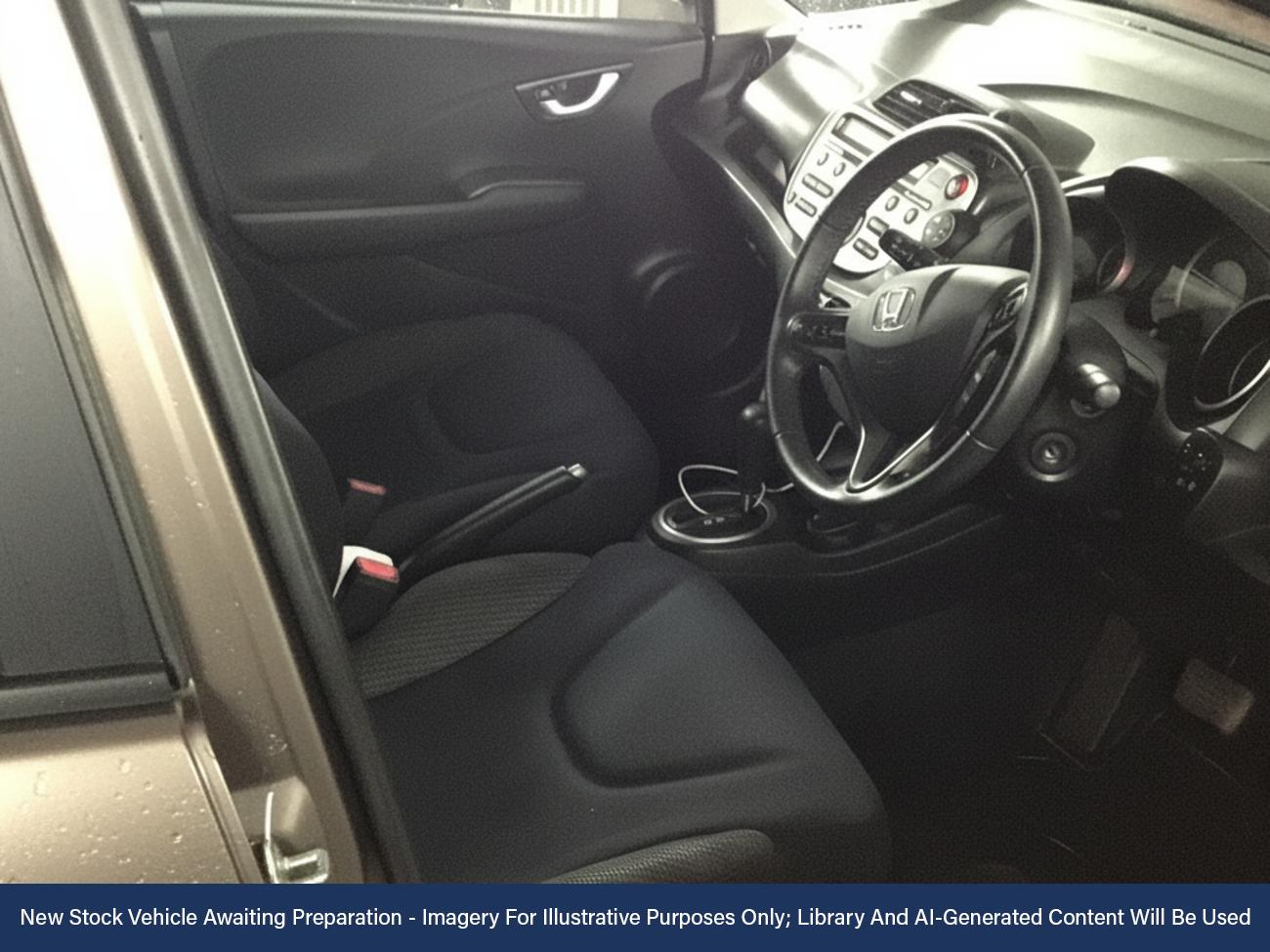 Used Honda Jazz 2014 for sale - 76610876: Photo 3