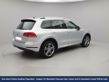 Used Volkswagen Touareg 2016 for sale - 76480958: Photo