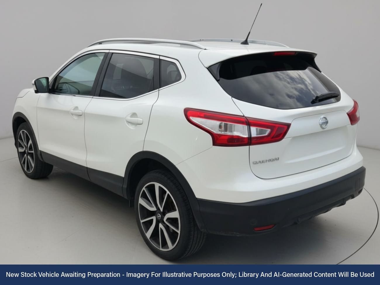 Used Nissan Qashqai 2015 for sale - 76411625: Photo 2