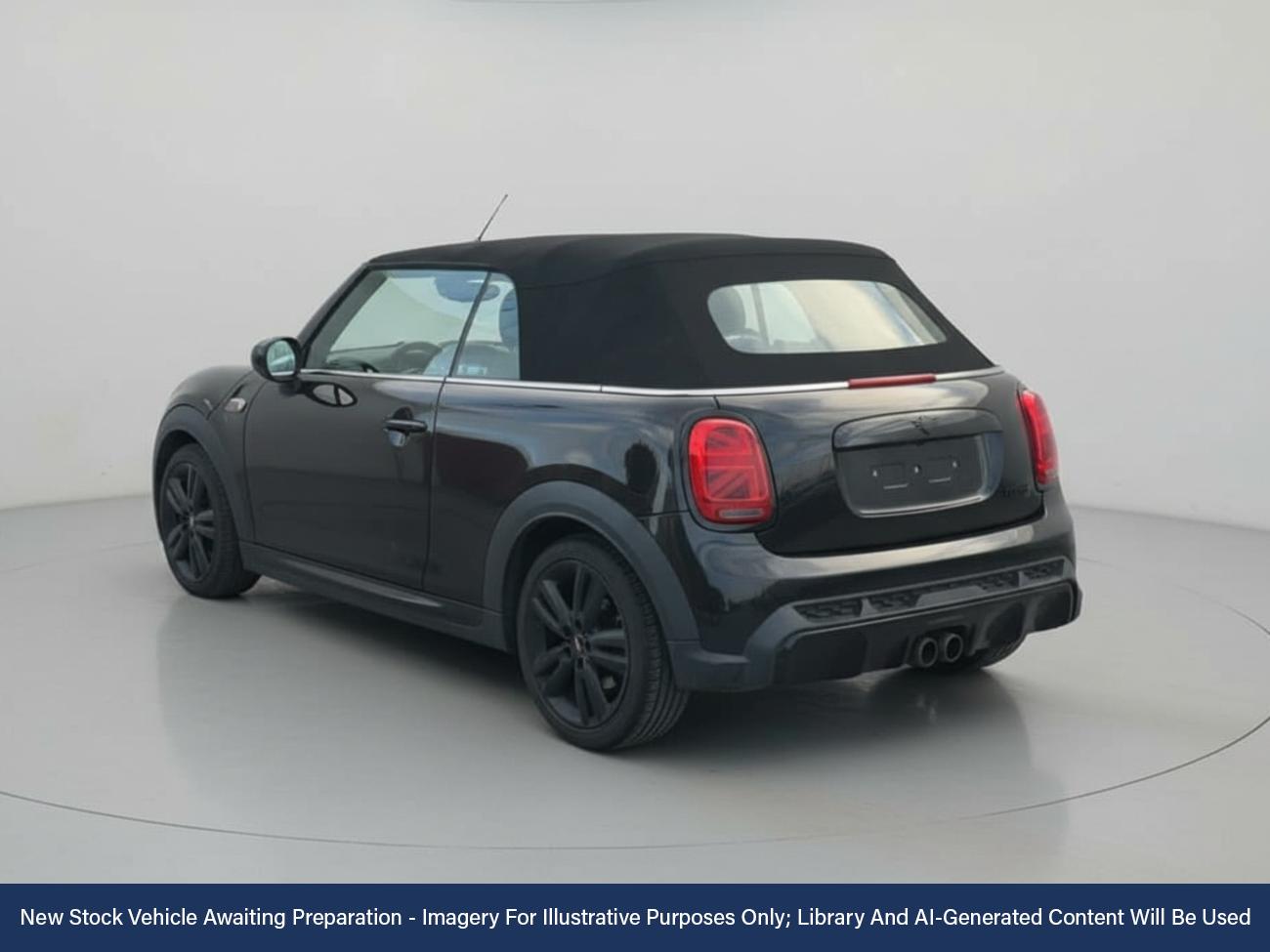 Used MINI Convertible 2021 for sale - 76697533: Photo 2