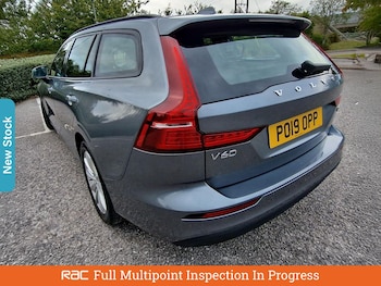 Used Volvo V60 2019 for sale - 76017575: Photo 2