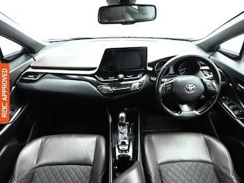 Used Toyota C-HR 2018 for sale - 76610882: Photo